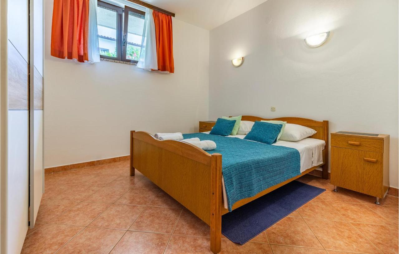 2 Bedroom Stunning Apartment In 罗维尼 外观 照片